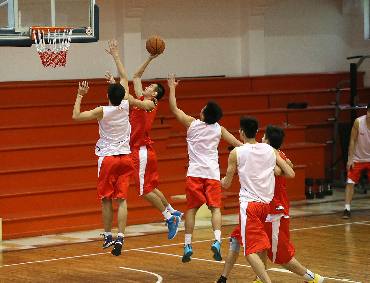 怎么练习篮球过人技术