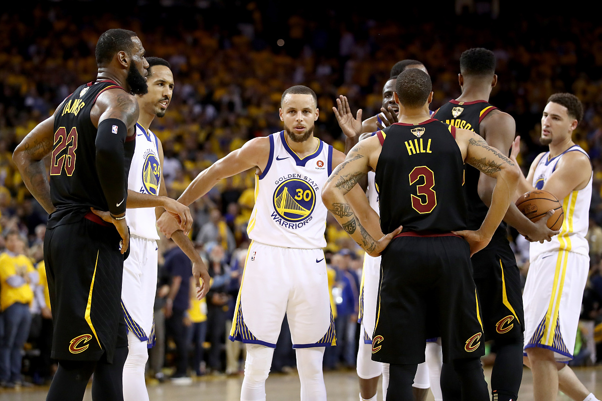 斯蒂芬·库里：篮球巨星，三分球之王