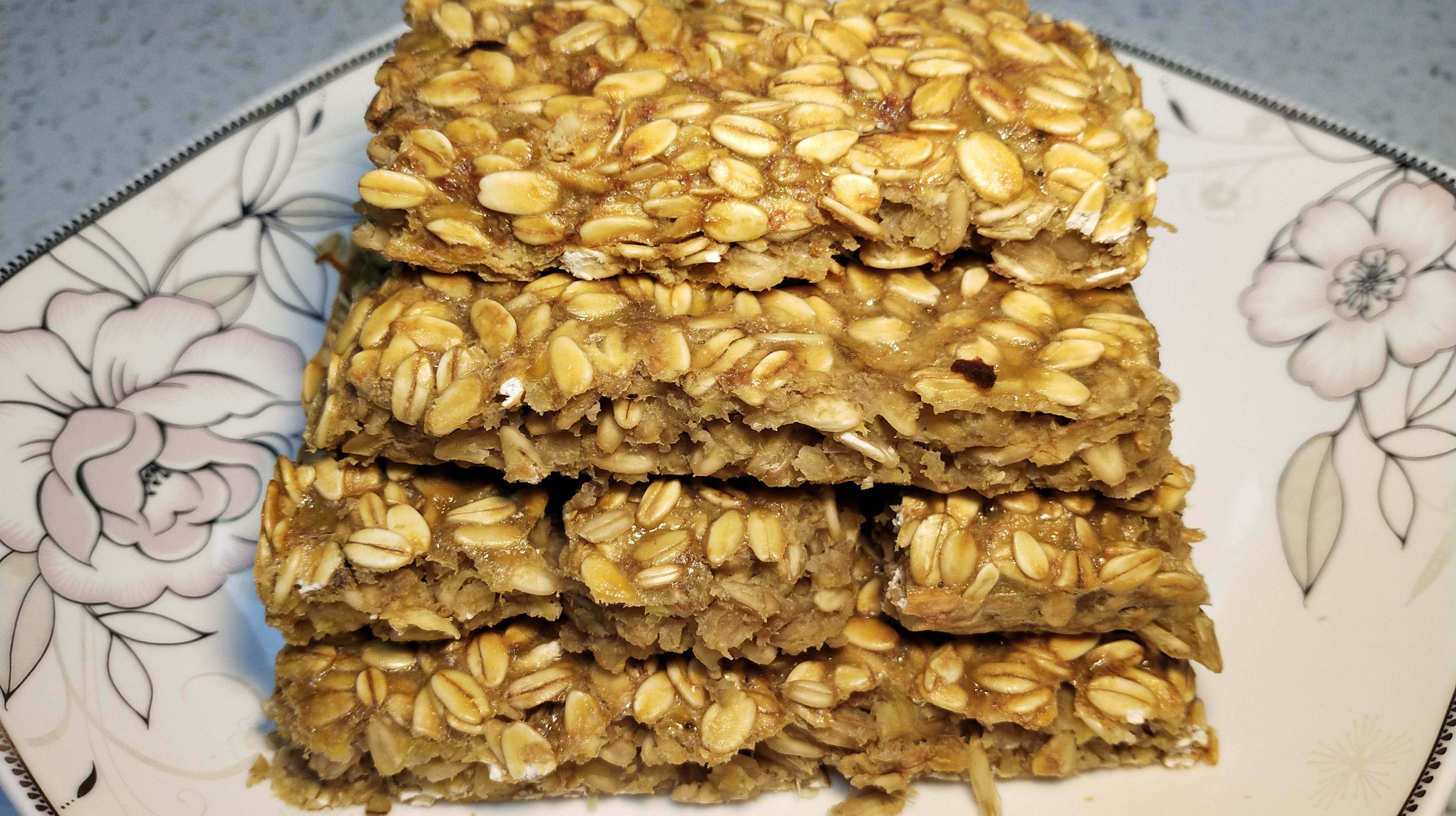 燕麦不要用来煮粥了,换一种做法,口感香甜,减肥充饥有营养