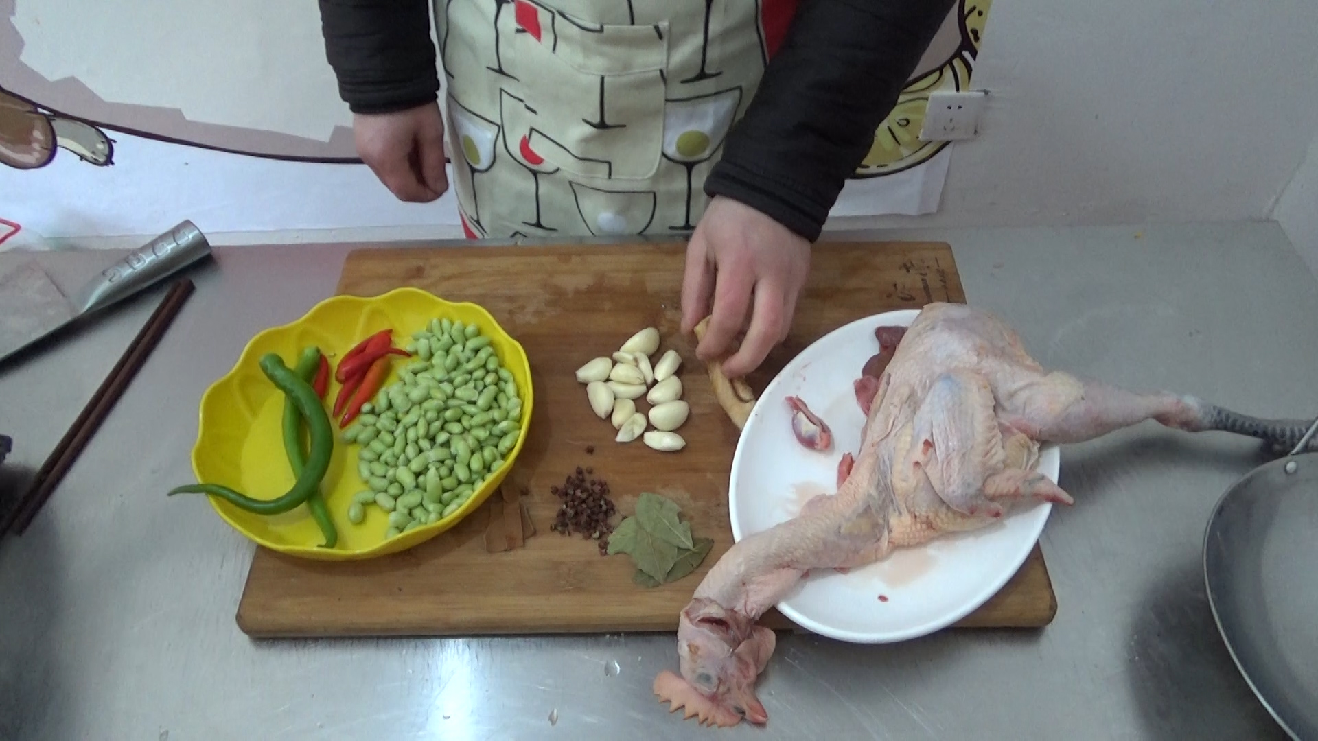 仔鸡这样做最好吃,不加一滴水,比红烧鸡好吃,香辣过瘾又下饭!