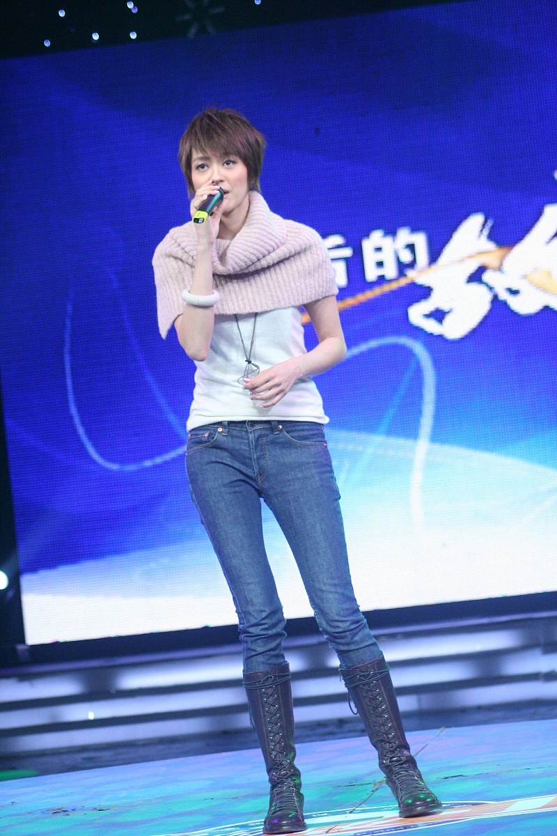 石牌镇小学举办'我家最美故事'征文展，展现家庭教育成果