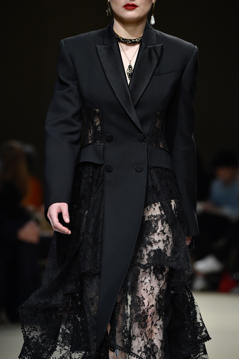 2018秋冬巴黎时装周:alexander mcqueen 细节