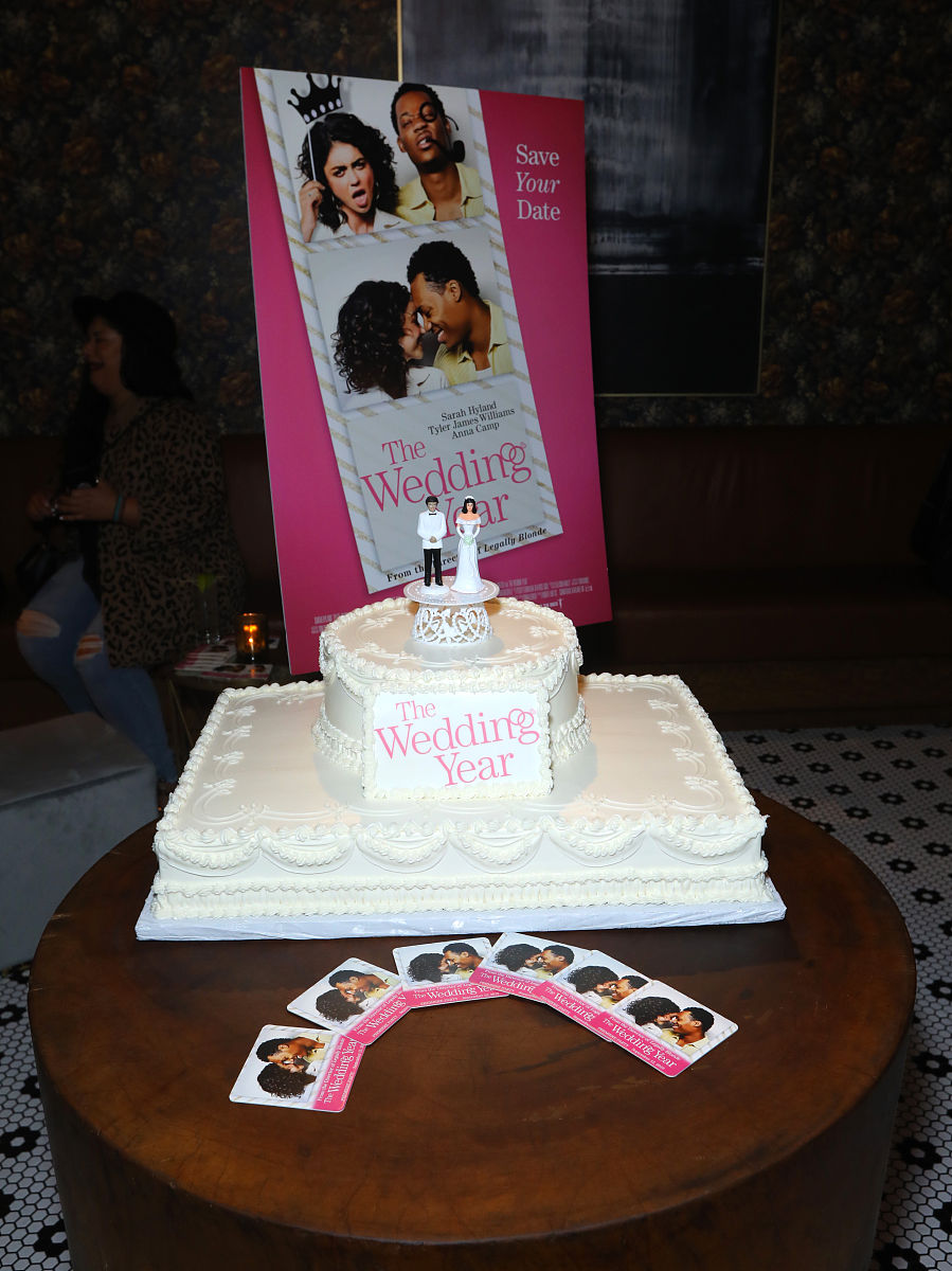 斩男服的话题火了以后下一个话题用什么比较好