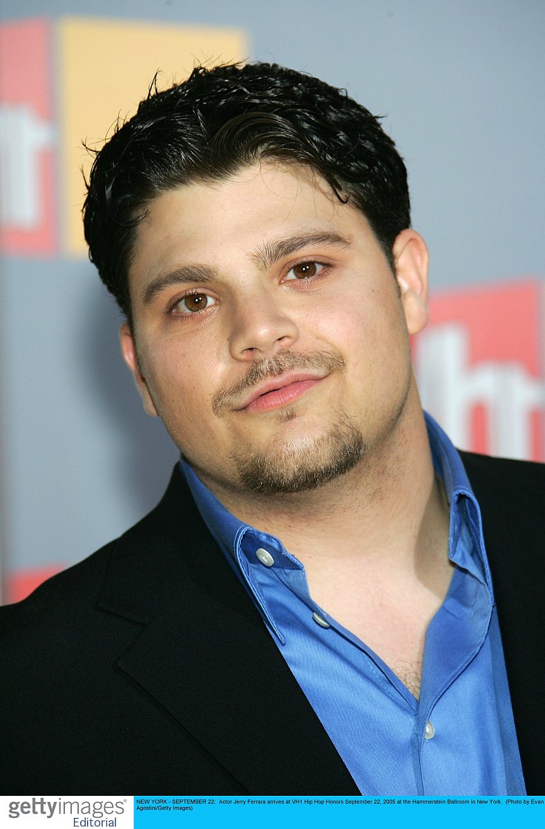 new york - september 22:  actor jerry ferrara arrives at vh1 hip