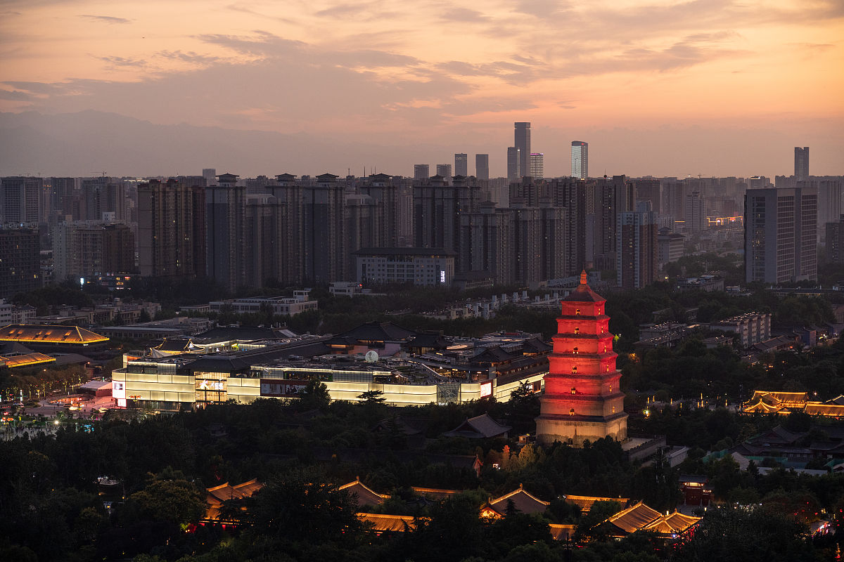 2019年9月20日,陕西省西安市,夕阳照射下的大雁塔.