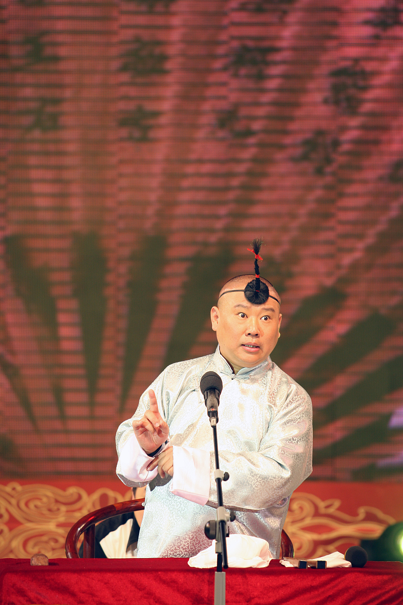 郭德纲济公传：电影与单口相声的精彩演绎