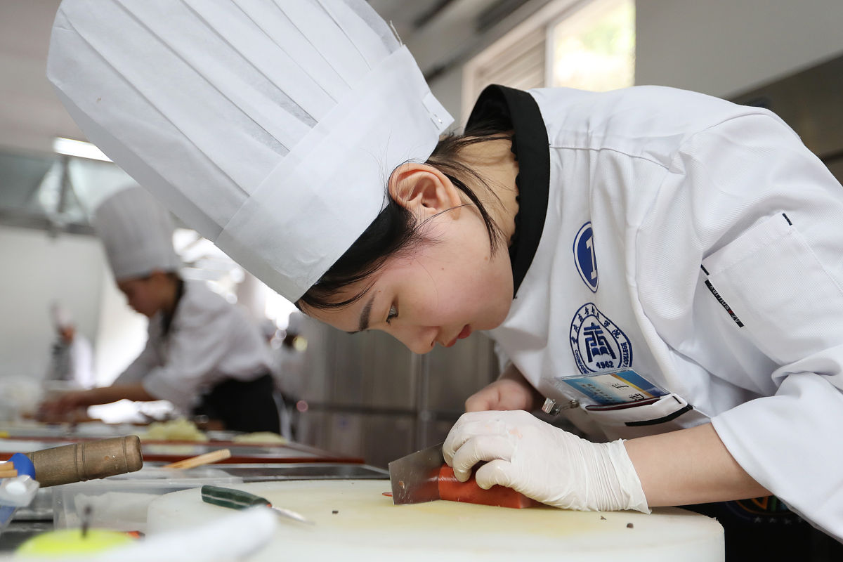 长垣烹饪职业技术学院是公办学校吗？