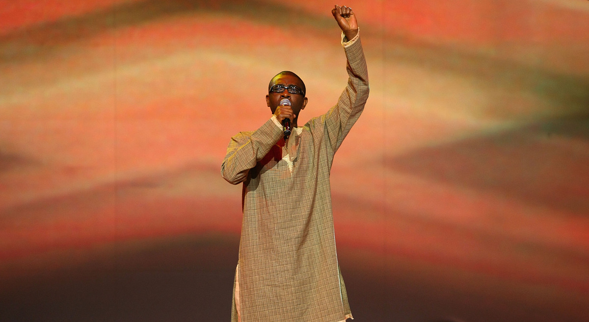2007年11月25日,南非德班,塞内加尔音乐家youssou n'dour在世界杯抽签