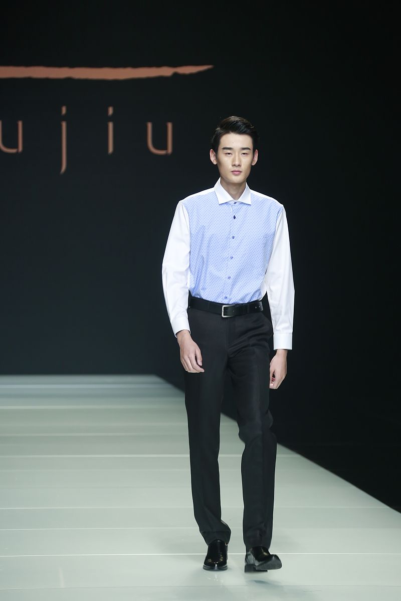 一流技师学院二级学院管理机制创新：提升教学质量和学生素养