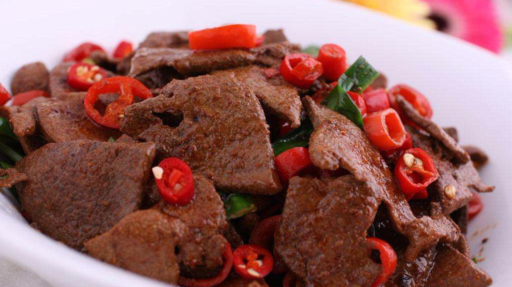 猪肝太腥,加点青椒马上搞定,还有提亮肤色提高视力的功效