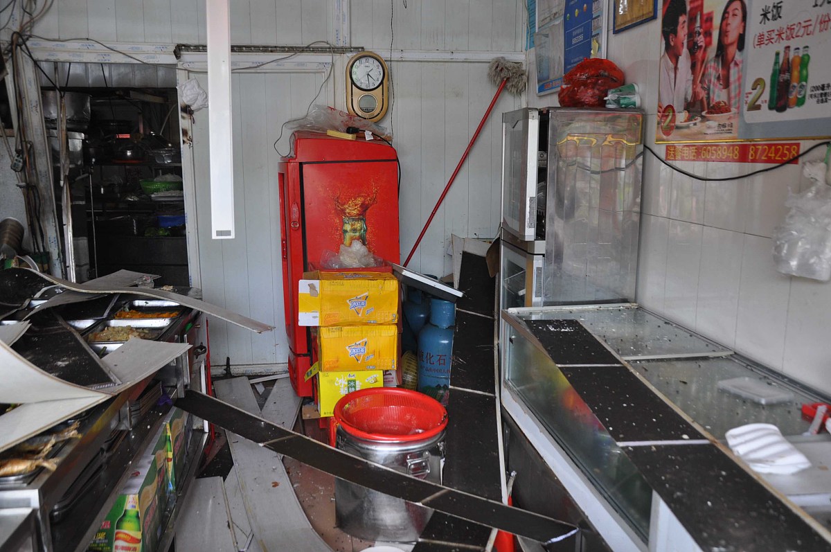 山东高密烤鱼店燃气闪爆致1死1伤：安全隐患需重视