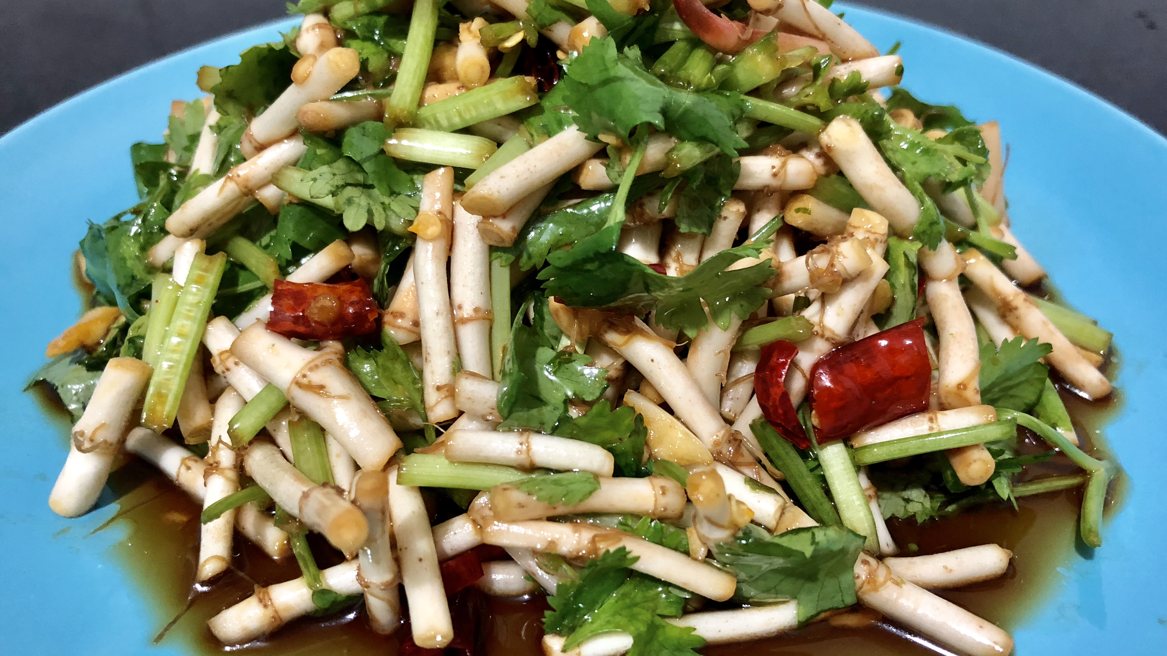 凉拌折耳根最好吃的做法,做法简单,越吃越香,三碗米饭都不够