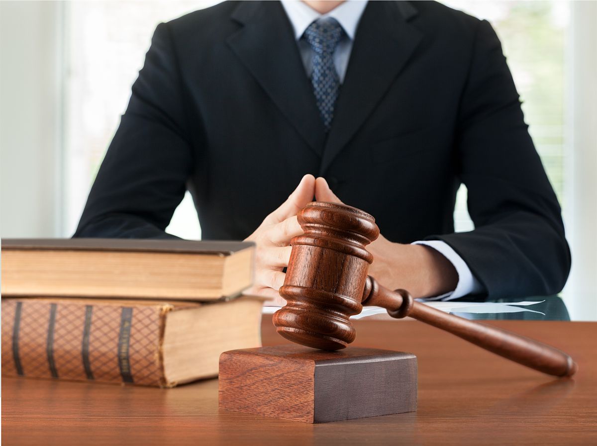 刑事案件律师怎么选？资深律师团队分享办案经验！