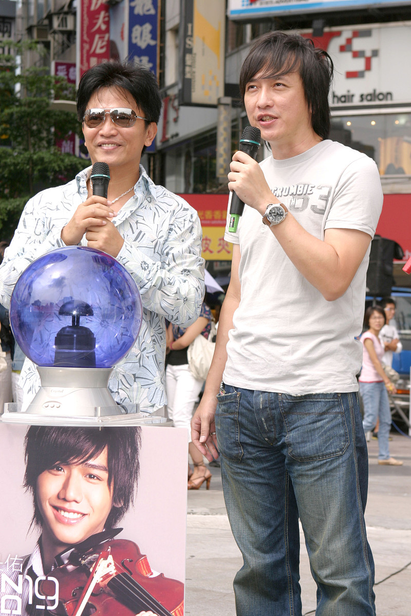 2006年9月19日,台北,蔡?f佑举行发片会.吴宗宪+++_+++蔡?f佑