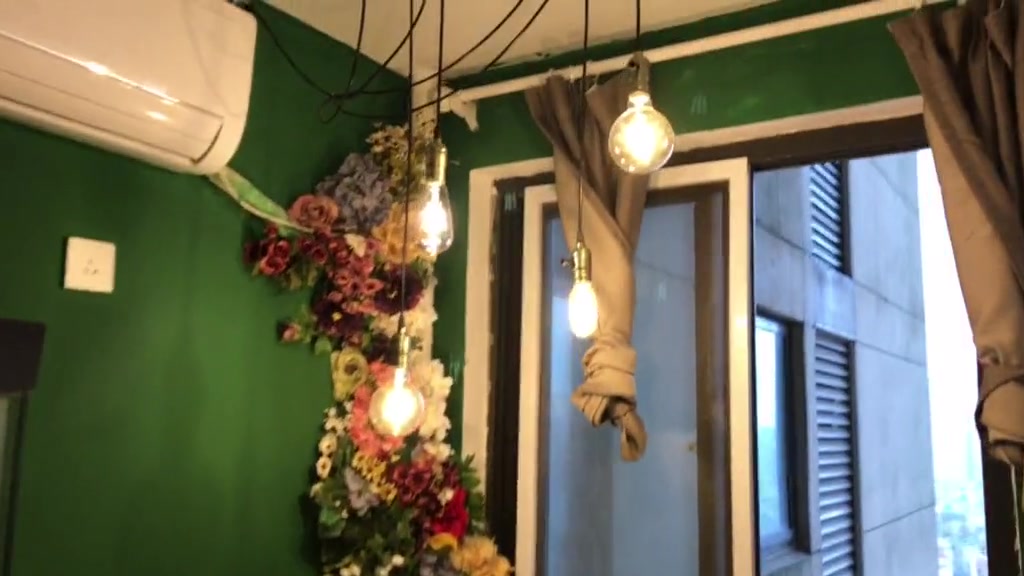 小小的摄影化妆工作室即将开启了!名字还没有取好!