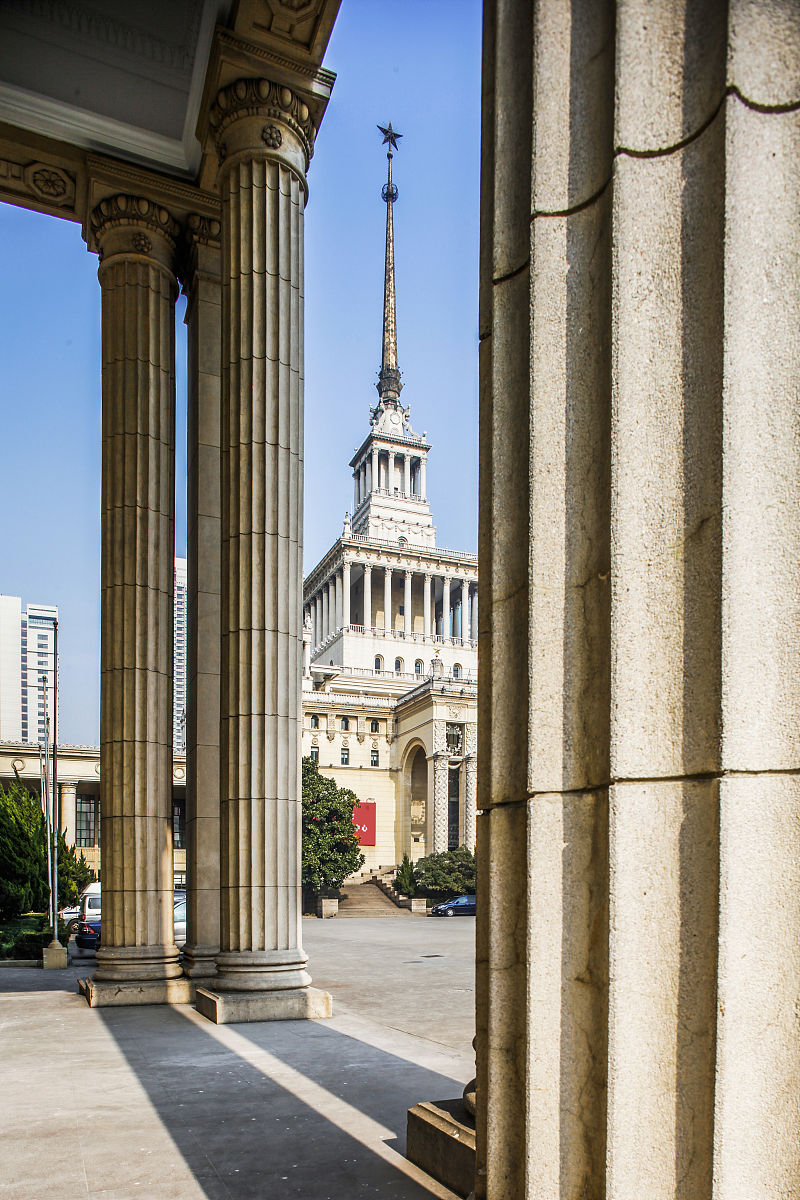 八百字的论文题目是为什么说祖国完全统一进程不可阻挡