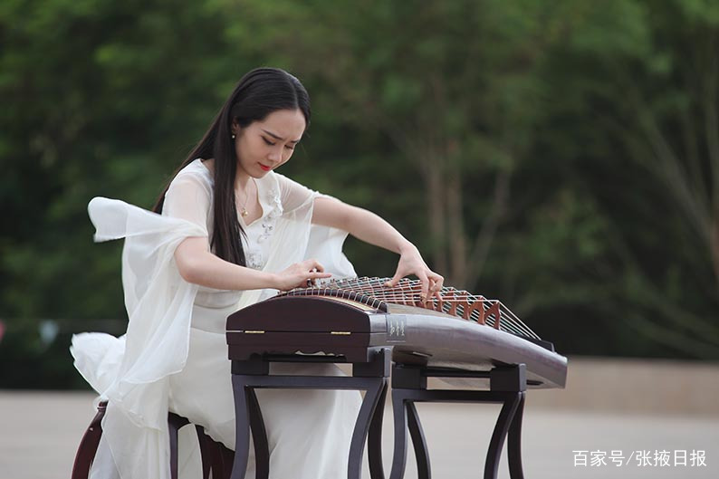 伊犁河畔古筝 baijiahao.baidu.com