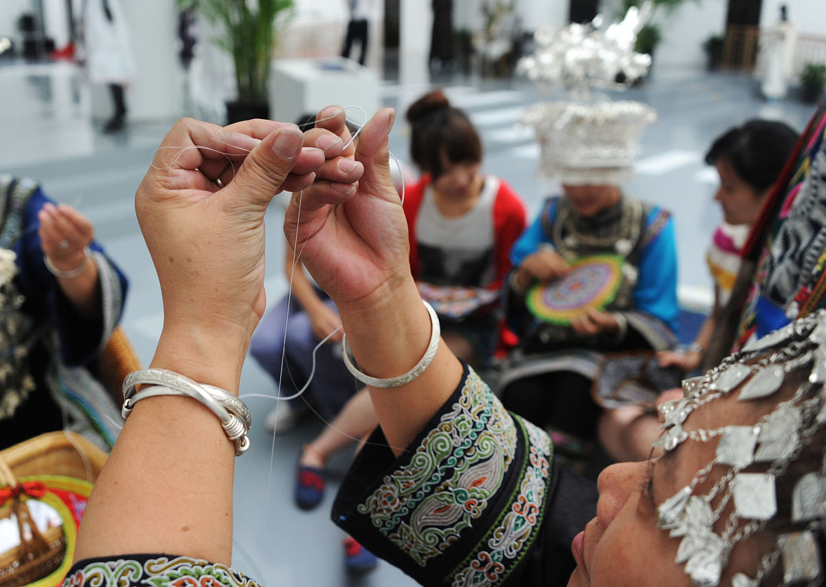 贵州水族非遗项目水书：探秘水族独特的文化瑰宝