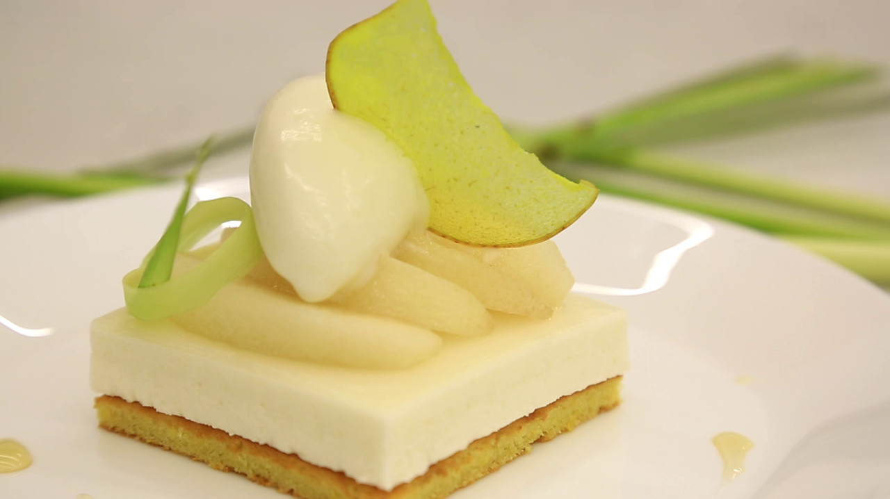 柠檬草冰淇淋与香梨慕斯:初秋的甘润清雅,不带忧伤