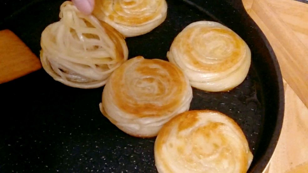 金丝饼的家庭做法,用这个方法简单无难度,千丝万缕焦香酥脆