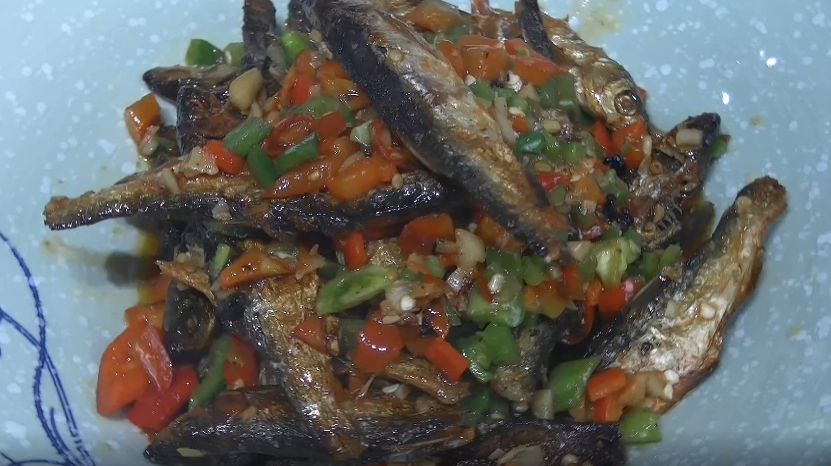 “自家烟熏小干鱼”家乡味道,香辣下饭很过瘾,家里人都爱吃