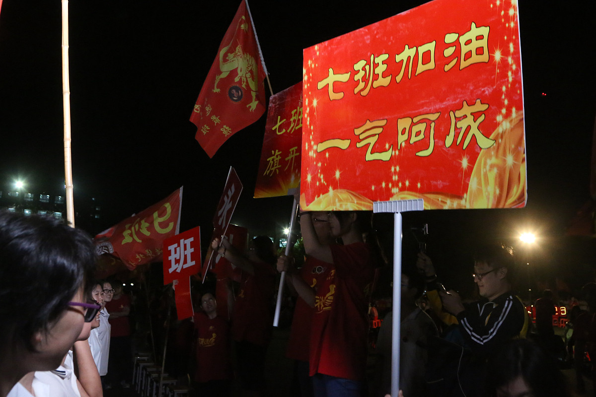 喝咯 可以鼓励我么 我没说一件事或者将要做的事请可爱风鼓励我