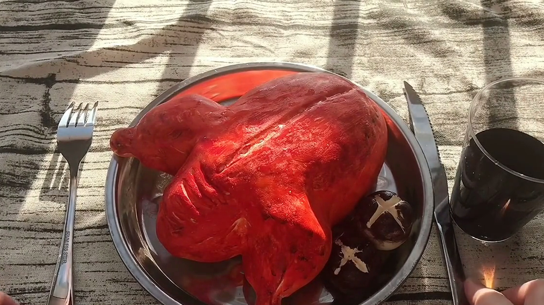 牛人创意假吃,铁柱家的烧鸡配可乐,生活需要一些仪式感!