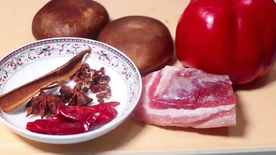 香菇炒肉怎么做才好吃,教你一个小技巧,好吃到停不下来