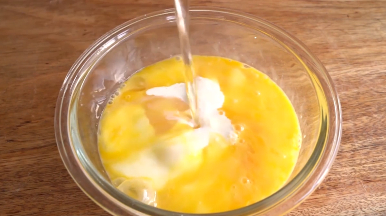 教大家做黑芝麻芝士鸡蛋仔