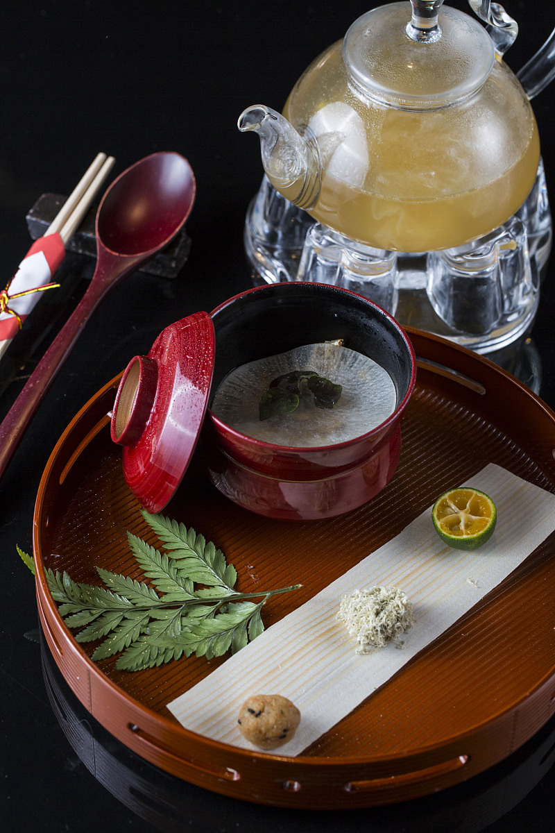 ***_***日本料理要求色自然,味鲜美,形多样,器精