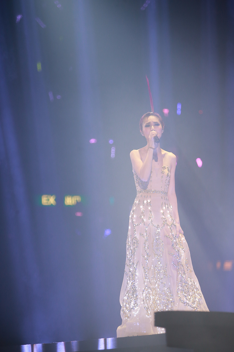 2015年1月24日,香港,杨千?谩禠et's begin世界巡回演唱会》香港站昨晚