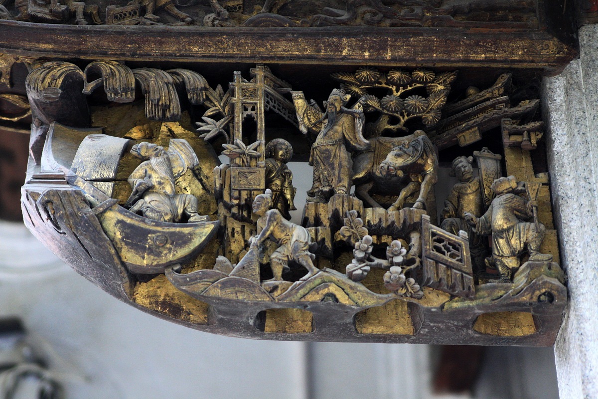 潮州木雕“铺殿花”图式与大专幼儿专业在教学方面的结合，关于”探讨潮州木雕“铺殿花”图式的制作工艺和技巧“麻烦编写1300字