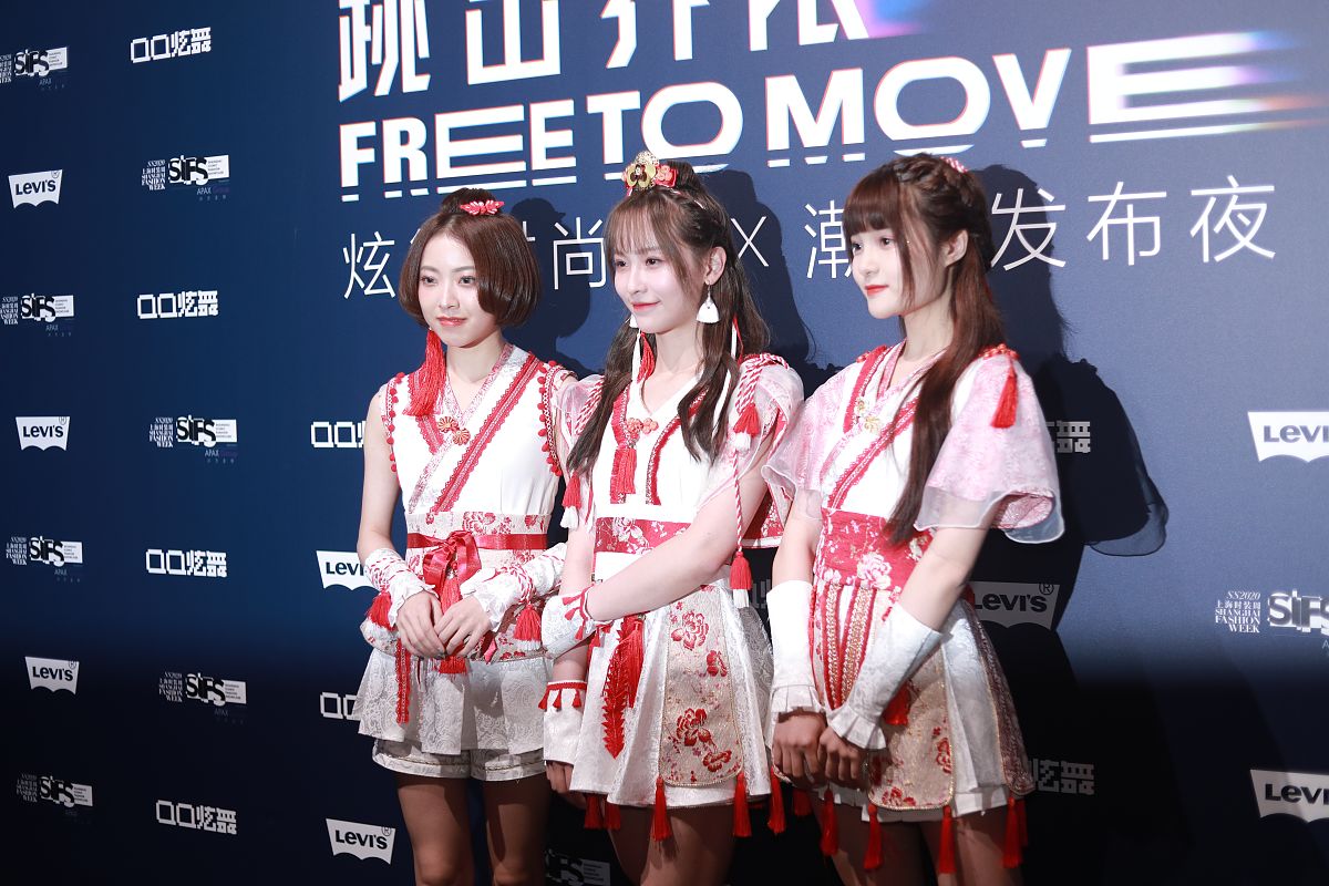 2019年10月15日,上海,2020春夏上海国际时装周,709秀场举办qq炫舞 x l