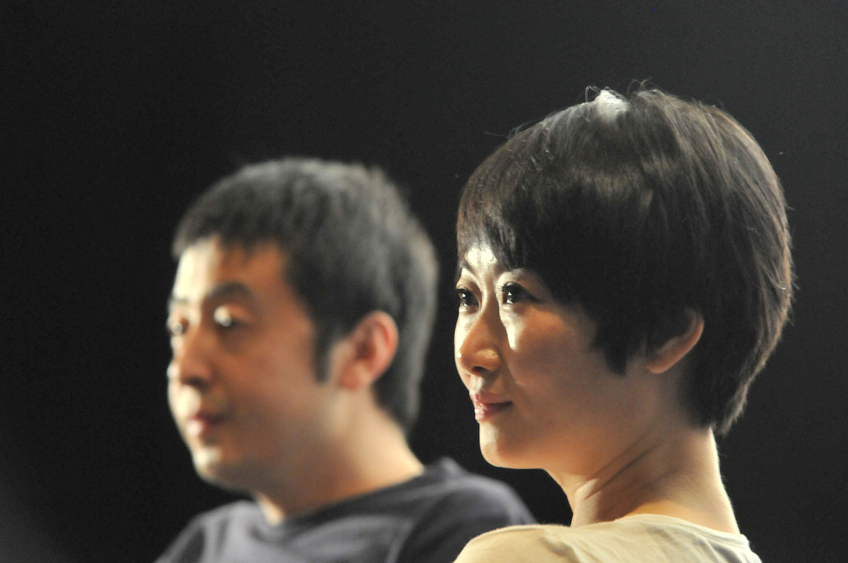 2010年7月4日,浙江宁波,电影《海上传奇》宣传发布会.  (应摄影师要求