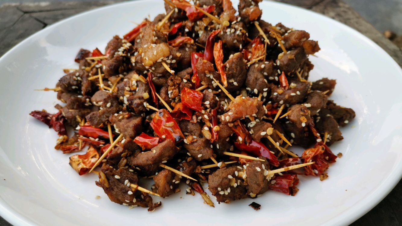 孜然牛肉的做法,香辣爽口,好吃不腻,全家人都爱吃