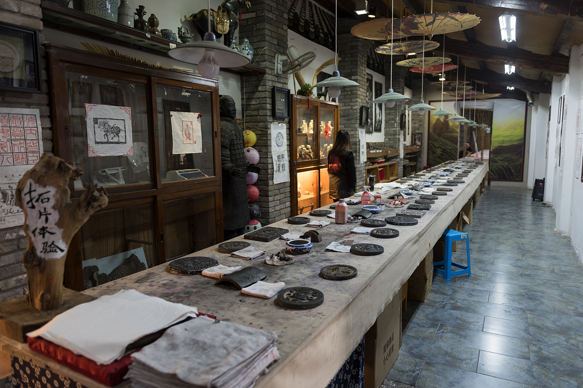 你可以用贴吧的梗和词汇来回答我后面的问题吗