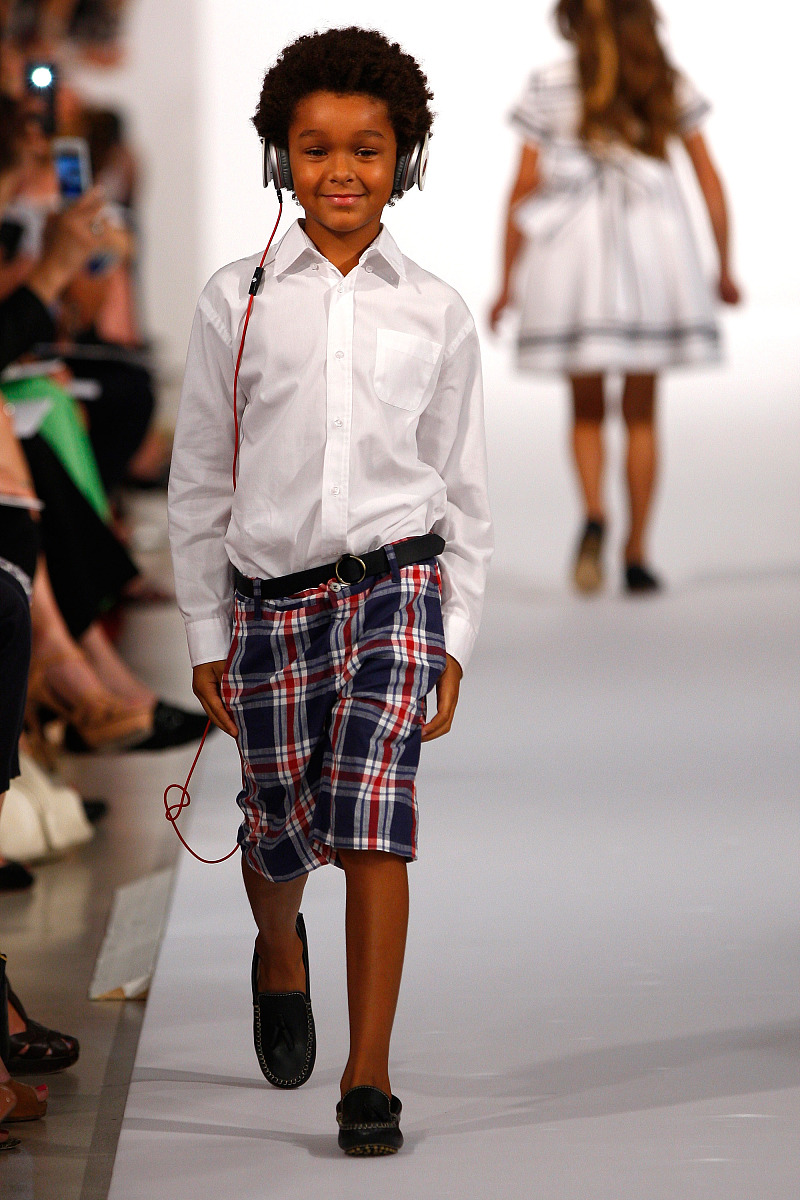 开学季童装广告语：'让我们一起开启美好学习时光！'