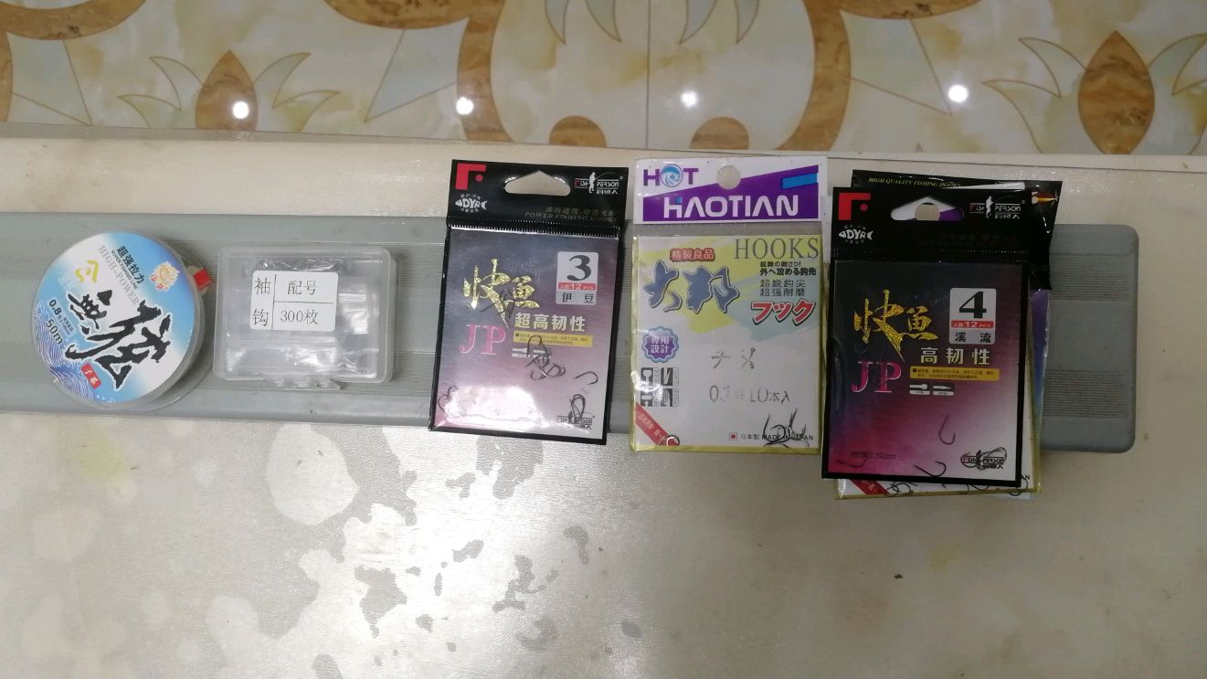 钓鲫鱼选择什么品牌的鱼钩,应选几号钩下面巴蜀小胡为大家分享下