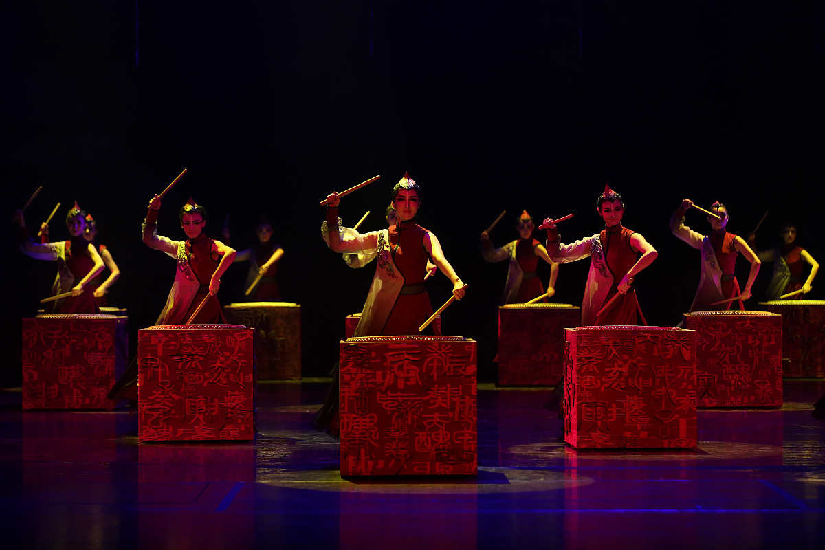 民间艺术万花筒：探秘中国传统文化的瑰宝