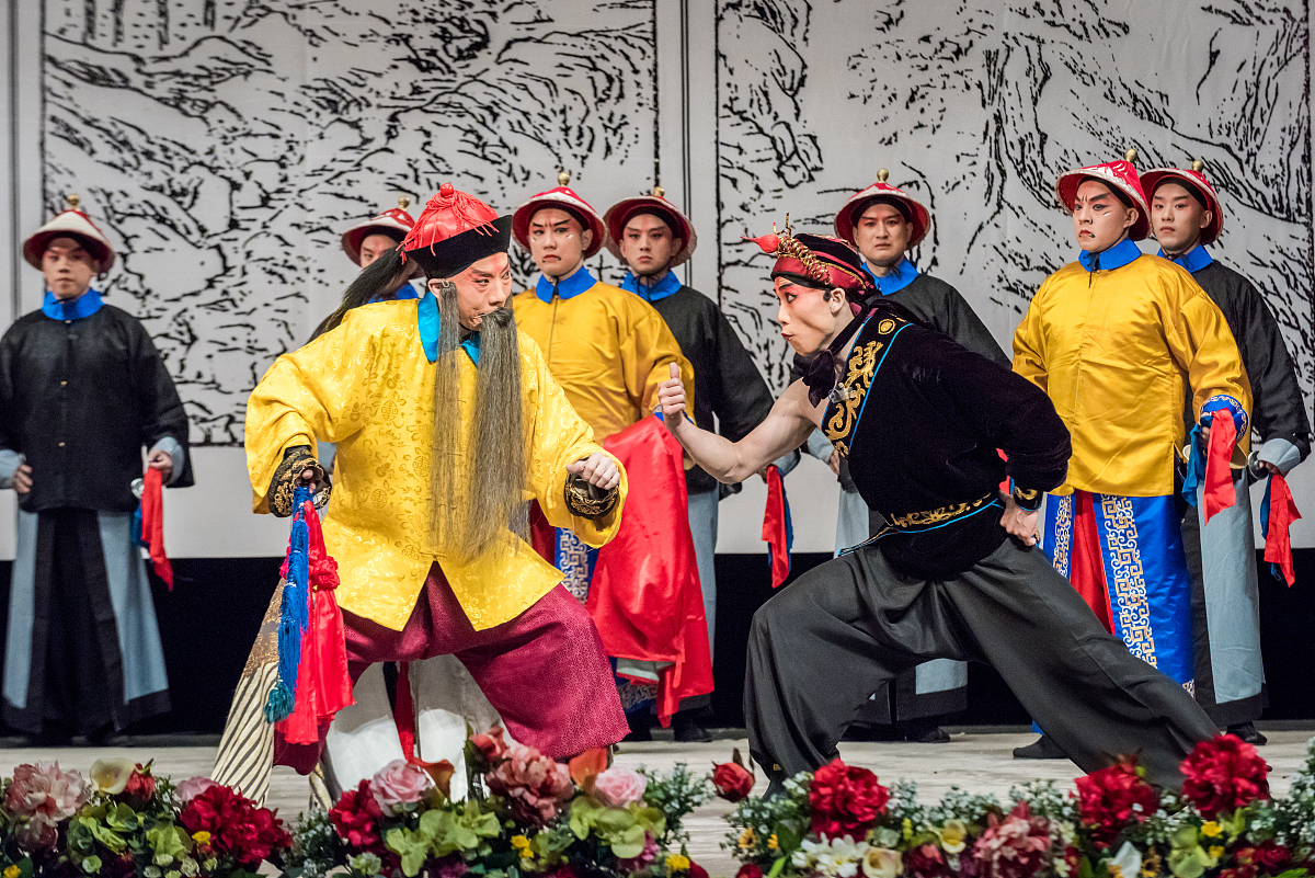 2018年4月26日讯,上海,早前,上海天蟾逸夫舞台上演京武会,大武生奚中