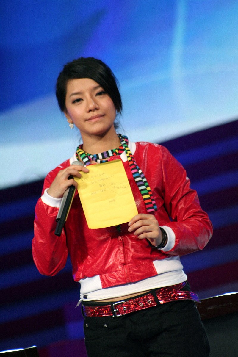 2009年9月5日,长沙,"快乐女声"十强录制《背后的故事》节目.***_***江