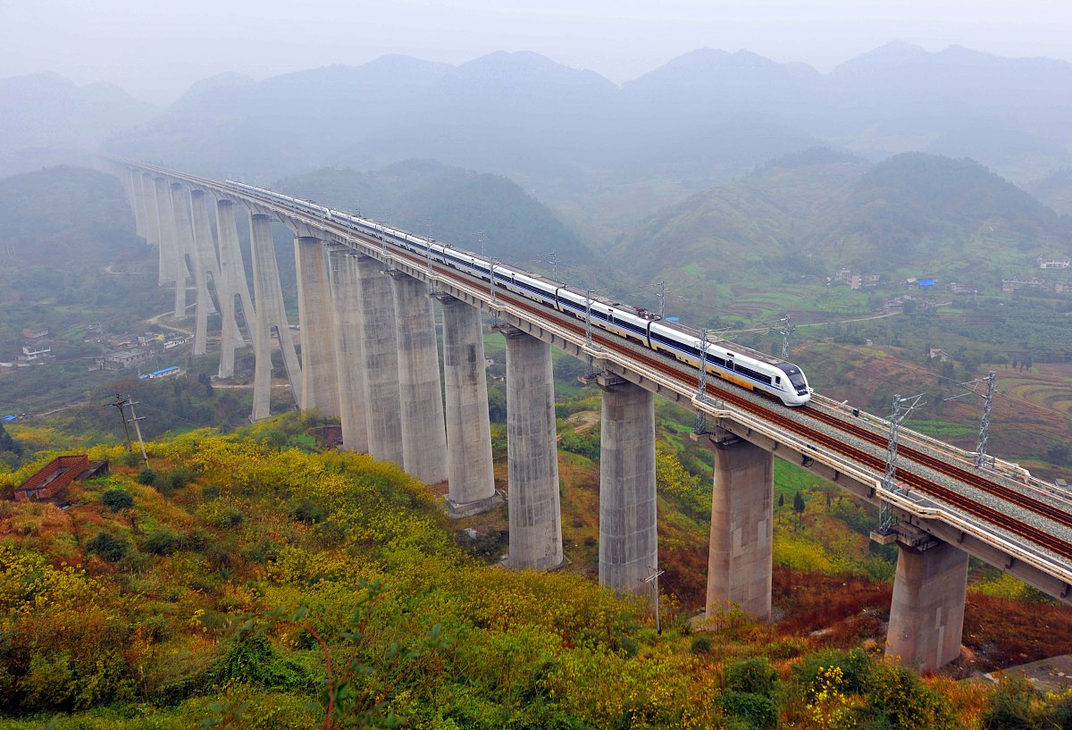 重庆铁路学校就业前景分析：哪所学校更好？