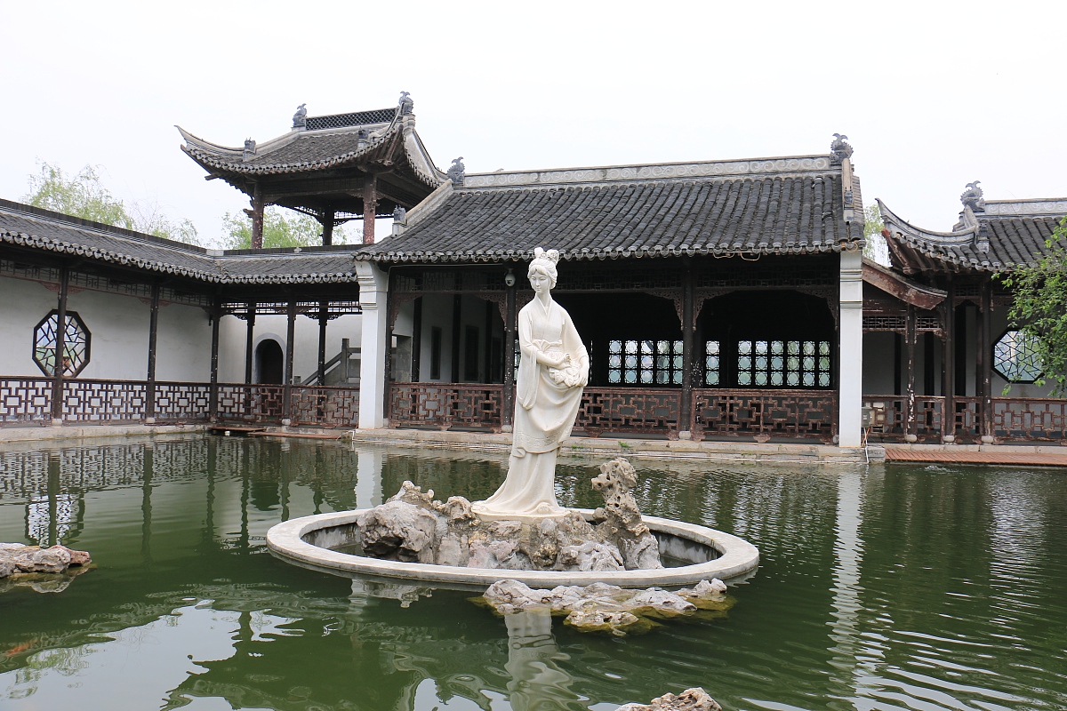 南京莫愁中专简介：专业设置与优质办学环境