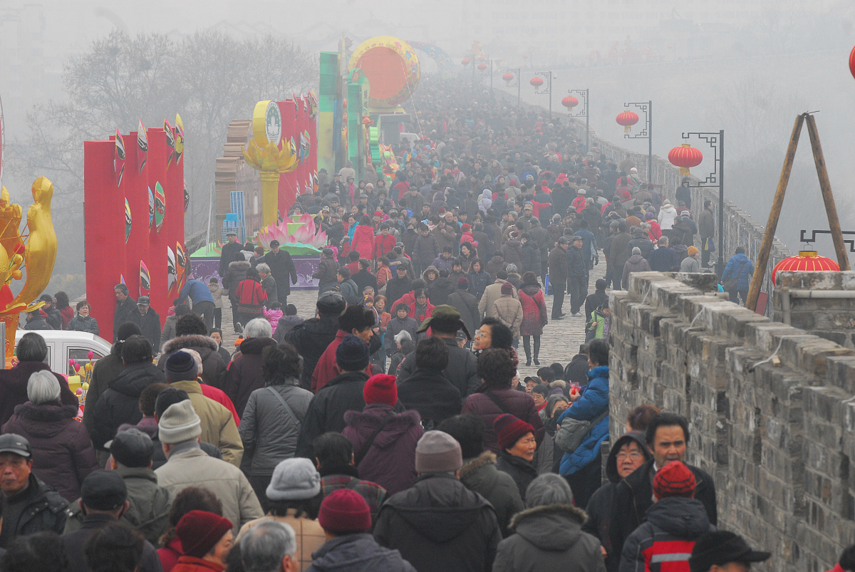 (谢绝本地媒体下载)  2011年2月18日,正月十六,南京中华门继元宵节一