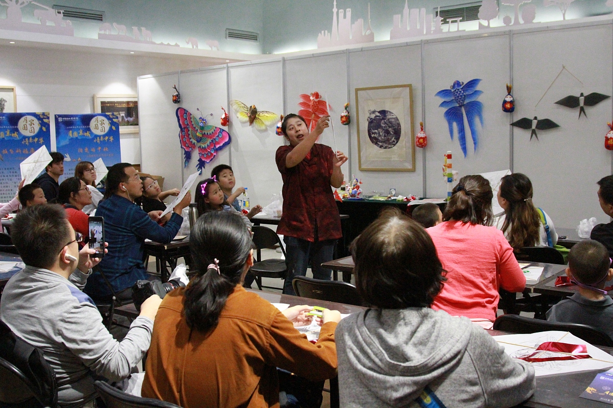 清园里社区邻里节发言稿：中秋国庆双节祝福