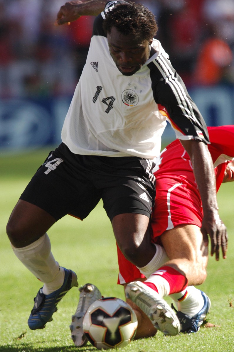 2005年6月18日,联合会杯足球赛a组,德国3-0完胜突尼斯.tunisia's adel