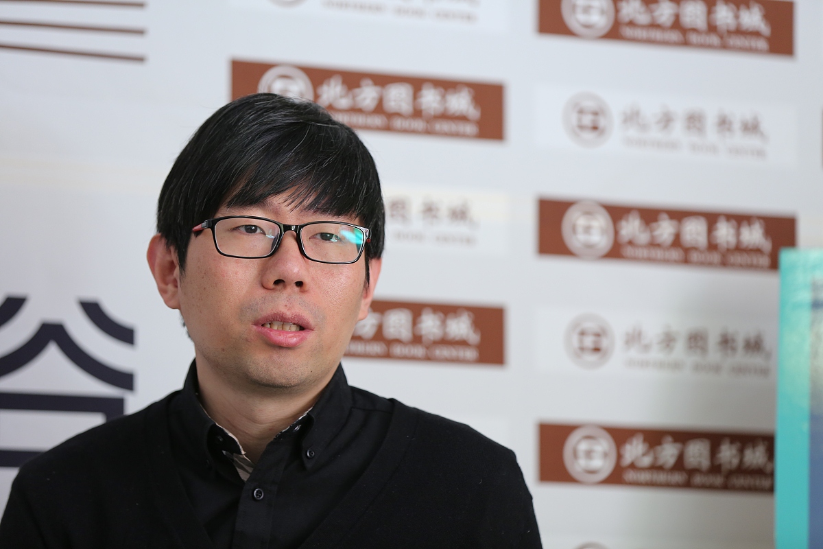 写一个长篇悬疑小说