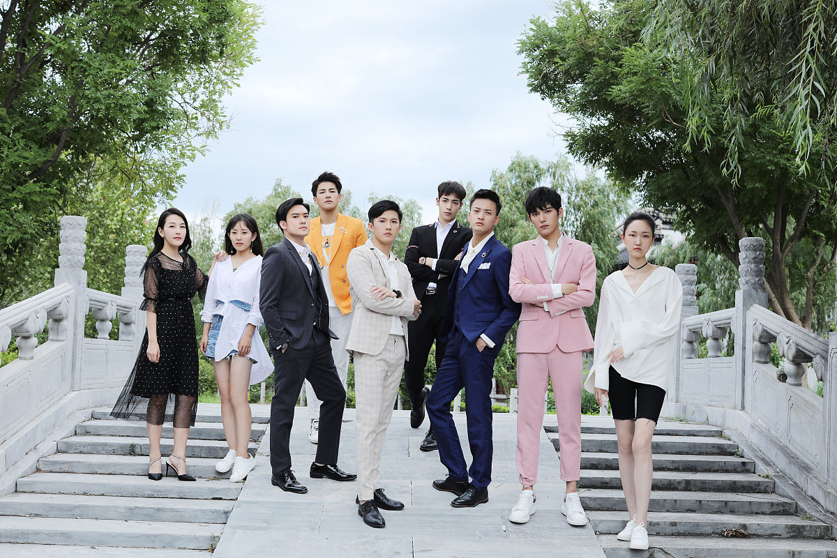 林渝超与黄悦的爱情故事800字