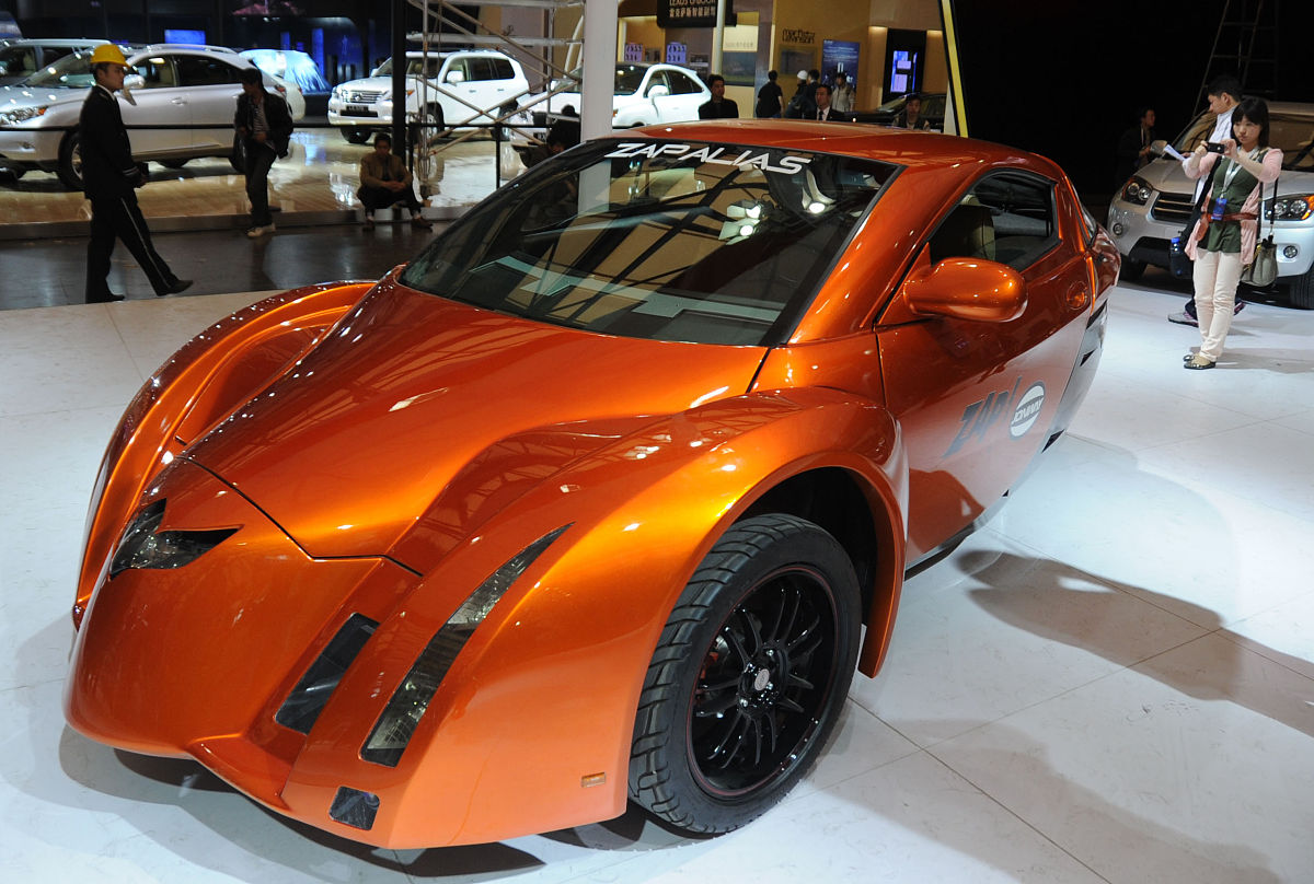 改写并润色下面的文段要求符合期刊发表的格式要求文段如下：随着社会的发展和人们对教育的不断探索教育改革已经成为了当前教育界和社会各界广泛关注的话题。在此背景下教育部出台了《义务教育课程方案2022年版》和《义务教育小学语文课程标准2022年版》双新政策对教育教学进行全面改革和升级旨在进一步提高学生的综合素养和学习能力使学生更好地适应未来社会的发展。双新政策的出台是建立在教育发展背景之上的中国当前正处