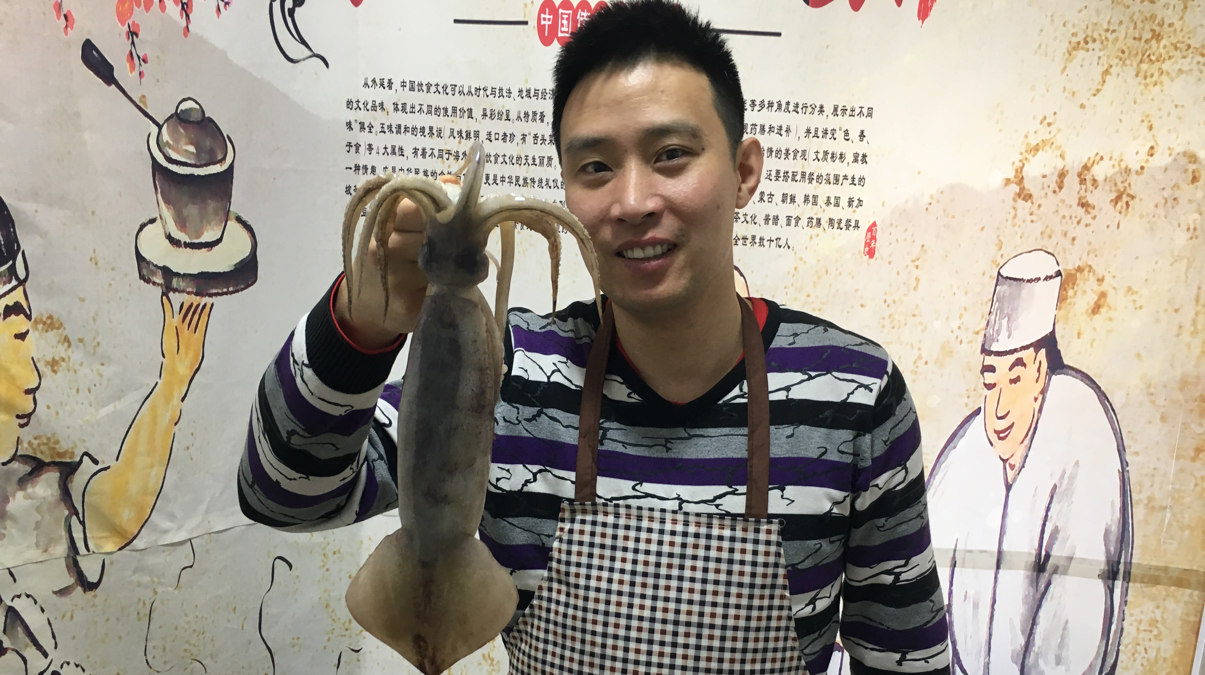 在家里也可以吃到又嫩又鲜的铁板鱿鱼,爱吃鱿鱼的人一定不要错过